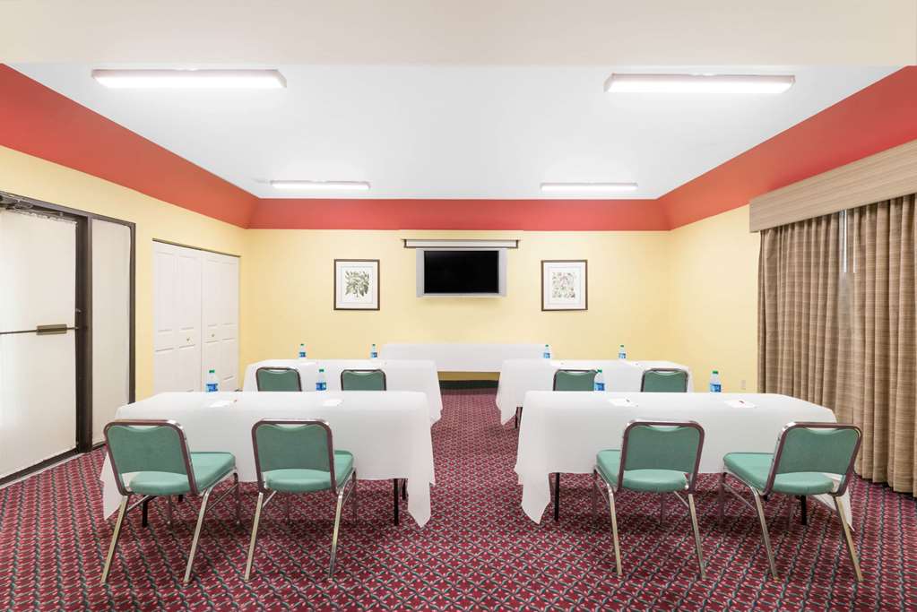 Ramada by Wyndham Vandalia - photo 22