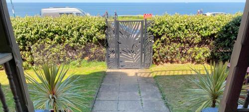 Sea Forever Oceanfront Home Perfectly Saltburn — 4-Star Luxury Hotel in Saltburn-By-The-Sea, United Kingdom