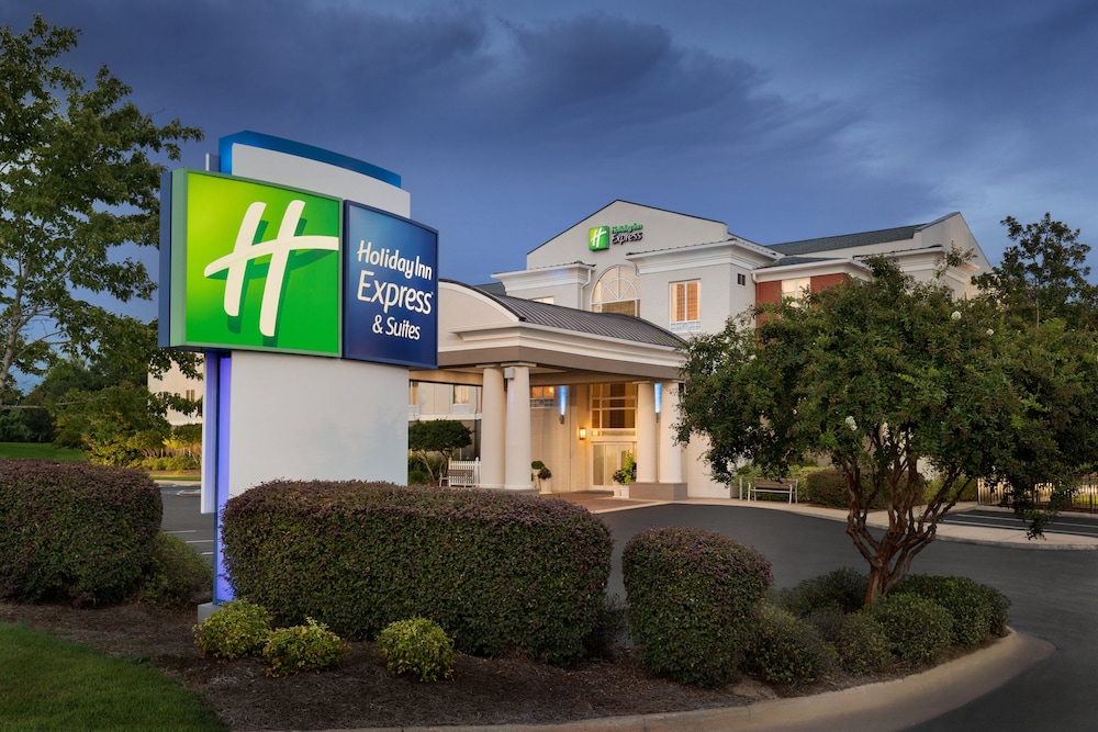 Holiday Inn Express Hotel & Suites Auburn University Area by IHG in Auburn, United States