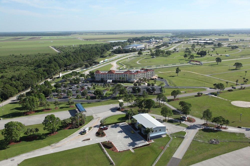 SEVEN Sebring Raceway Hotel - photo 51