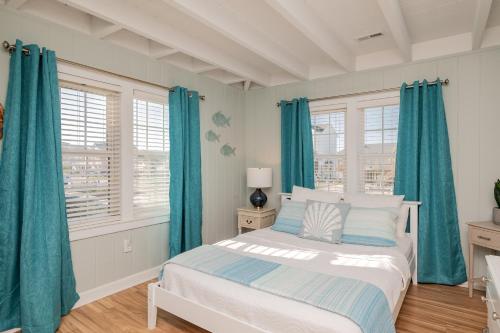 A Little Nauti by Oak Island Accommodations - photo 4