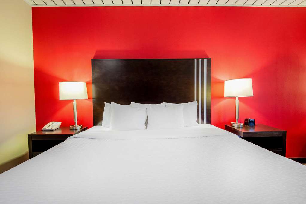La Quinta Inn & Suites by Wyndham Elkview Charleston NE - photo 21