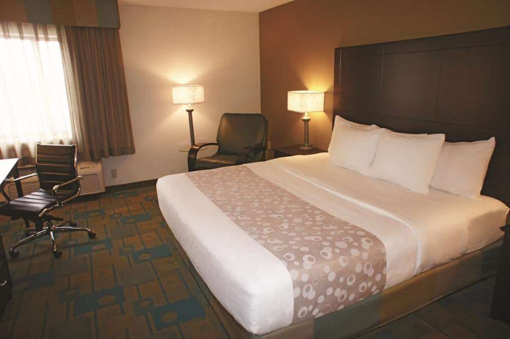 La Quinta Inn & Suites by Wyndham Plattsburgh - photo 12