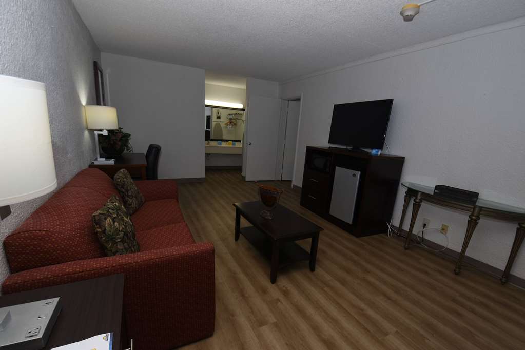 Days Inn by Wyndham Stuart - photo 18