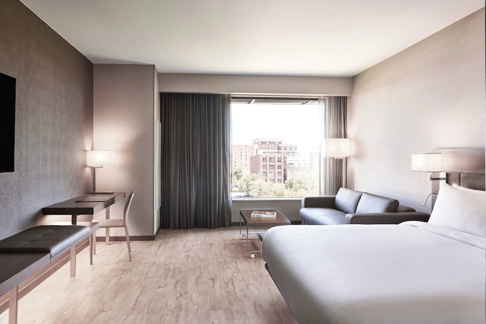 AC Hotel by Marriott Columbus Downtown - photo 10