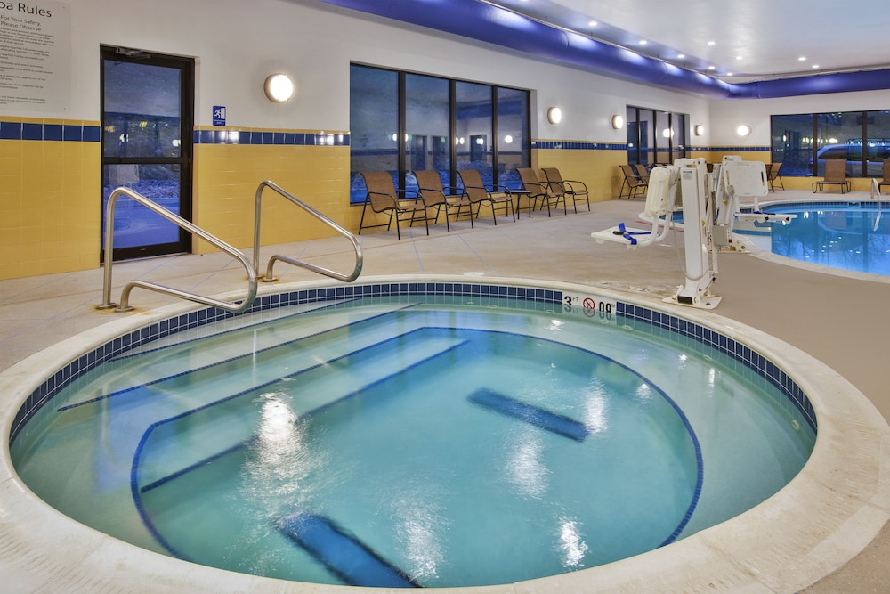 Holiday Inn Express & Suites Washington Meadow Lands by IHG - photo 19