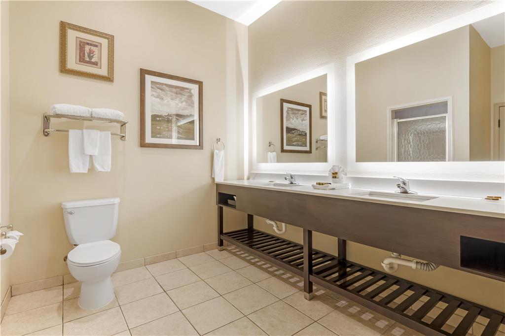 Best Western Plus Monica Royale Inn & Suites - photo 22