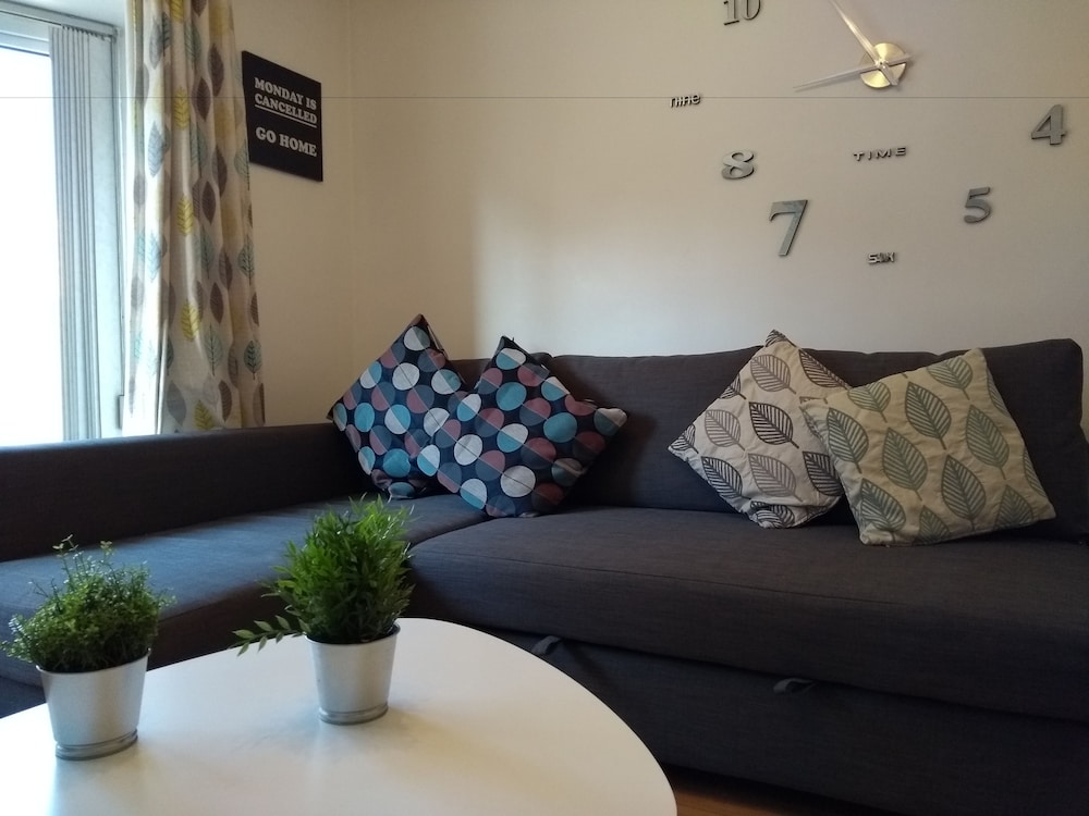 Very Central Location Parking 3 Beds 2 Bedrooms — 4-Star Luxury Hotel in Belfast, United Kingdom