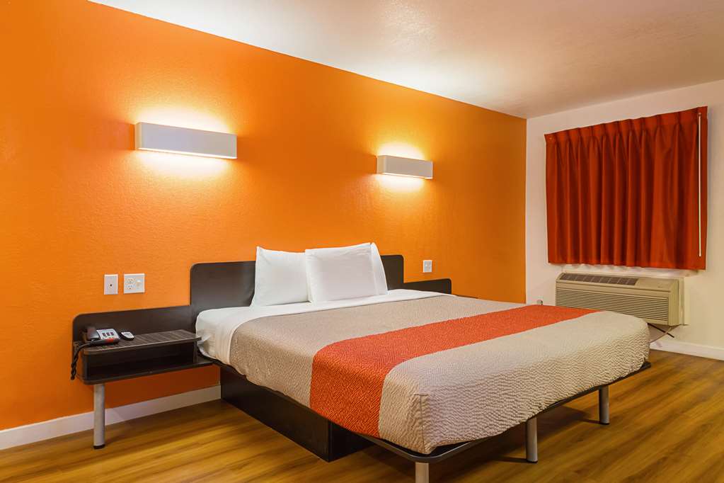 Motel 6 Garland TX Northeast Dallas - photo 9
