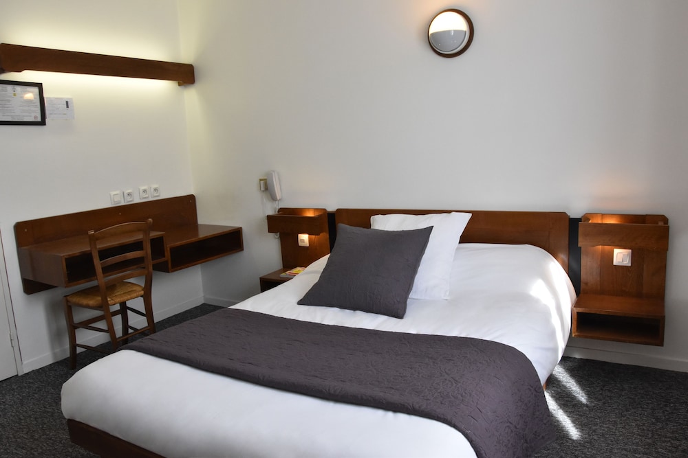 Logis Hôtel le Dahu — Parigny — photo 4