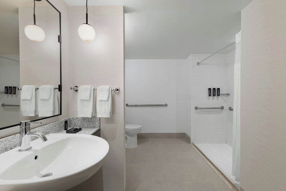 Renaissance Boston Seaport District - photo 60