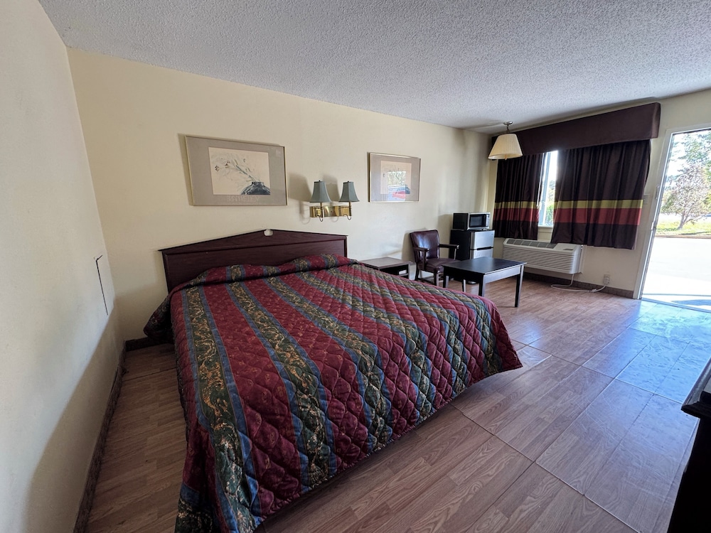 Knights Inn Selma - photo 4