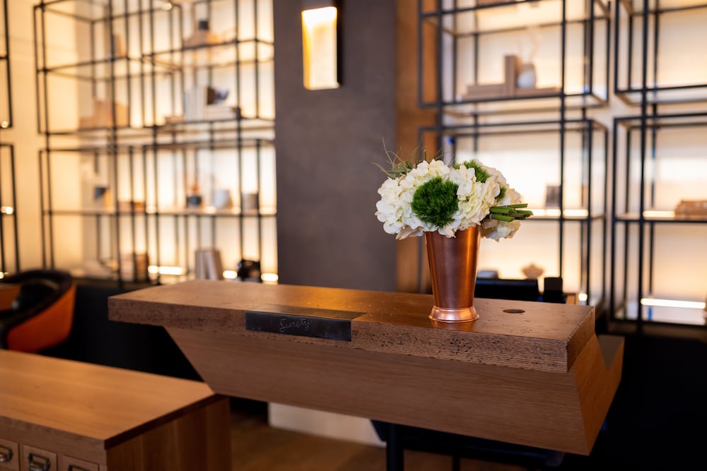 Surety Hotel - photo 4