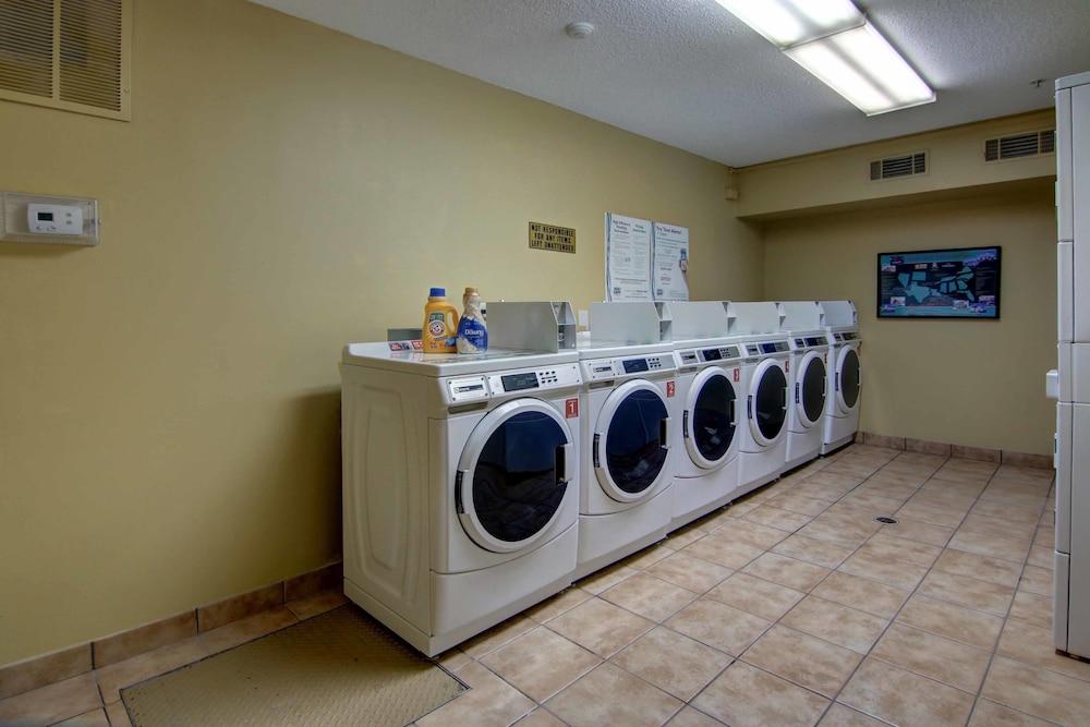 InTown Suites Extended Stay Atlanta GA Marietta Town Center - photo 28