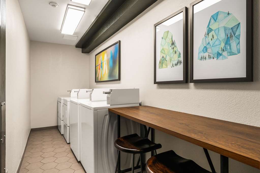 Oxford Suites Redding - photo 19