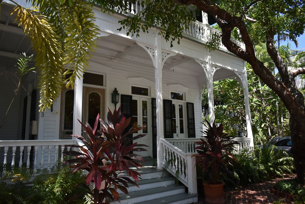 Simonton Court Historic Inn & Cottages - photo 247