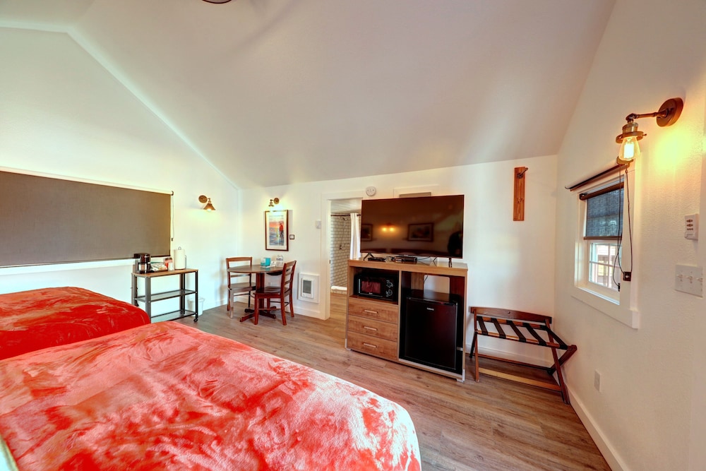 Seaview Motel & Cottages - photo 9