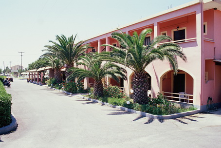 Tzevenos Hotel Apts — Agios Georgios