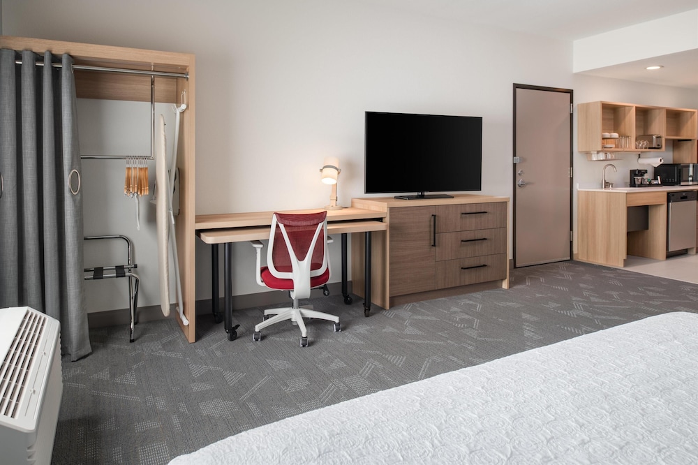 Home2 Suites by Hilton Woodland Sacramento - photo 13