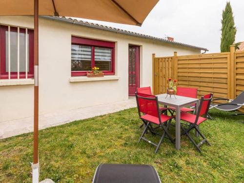 Gîte rénové avec terrasse et jardin à Clisson proche gare commerces restaurants et vignoble nantais FR 1 306 900 — hotel in Clisson