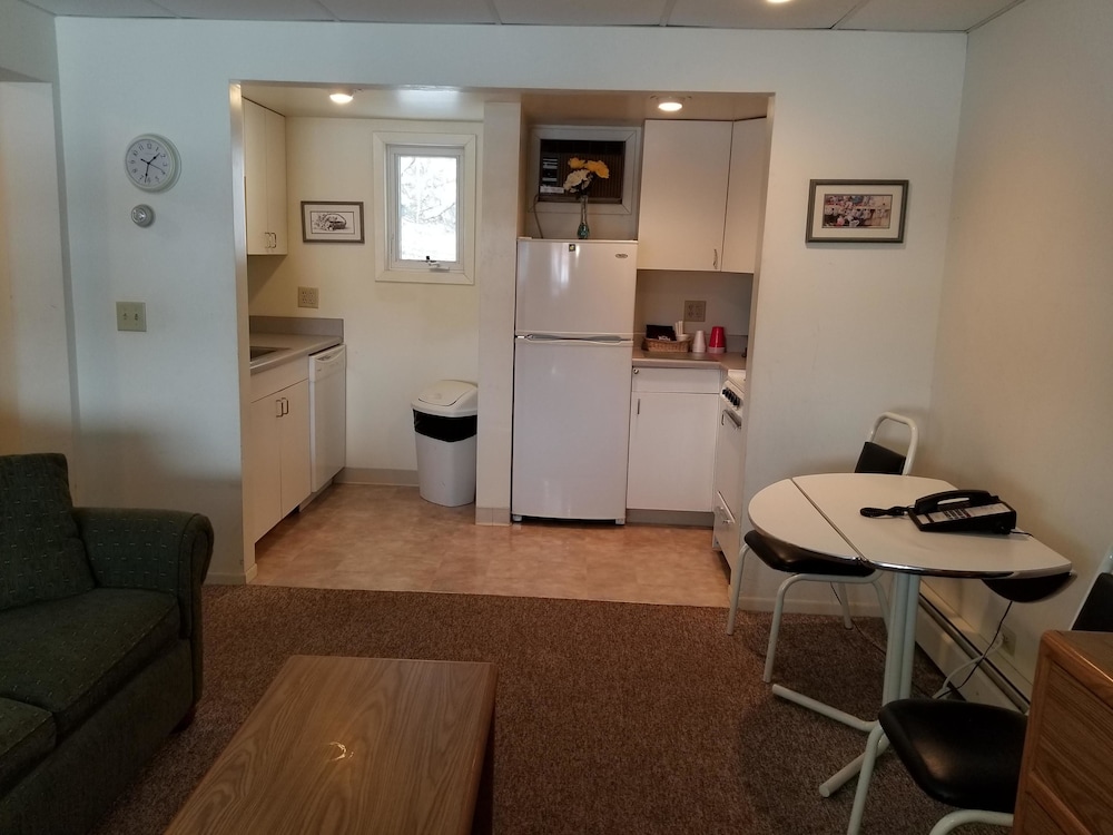 Lakeshor Motor Inn - photo 24