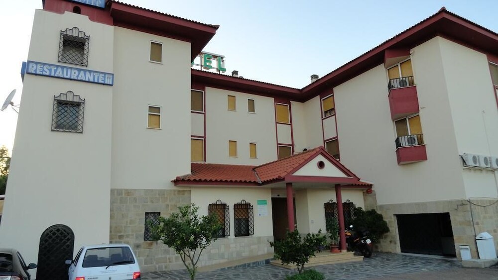 Hotel La Torre — hotel in Miajadas