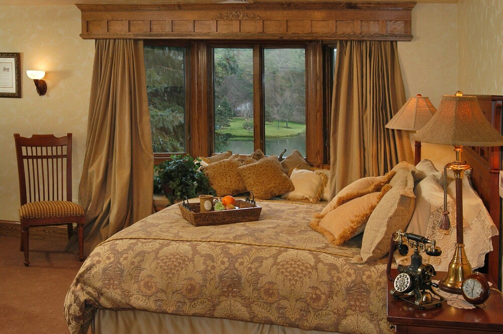 Bob Timberlake Inn at Chetola Resort - photo 8