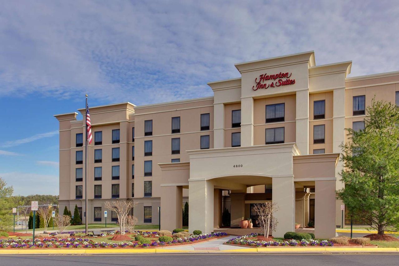 Hampton Inn & Suites Fredericksburg South - carbon neutral hotel in Fredericksburg
