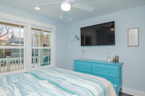 All Decked Out by Oak Island Accommodations - photo 41
