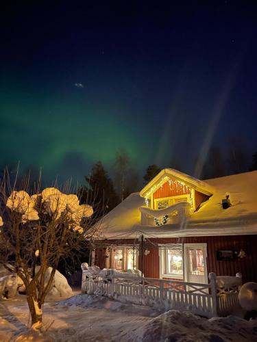 Villa Red House Arctic Circle — 4-Star Luxury Hotel in Rovaniemi, Finland