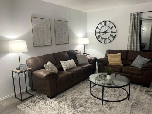 Luxury Modern Condo by the Lake Breezy Escape — 4-Star Luxury Hotel in Branson, United States