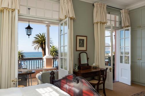 Majestic Ocean View Retreat — 4-Star Luxury Hotel in Cape Town, South Africa
