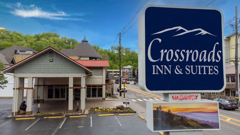 Crossroads Inn & Suites - photo 84