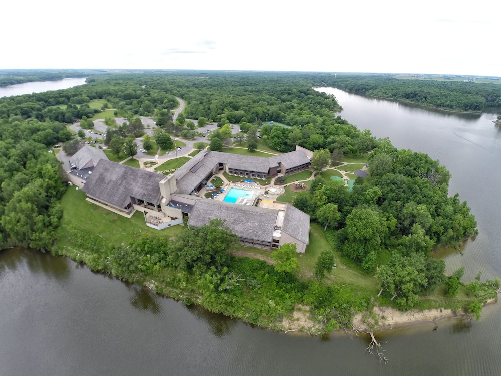 Deer Creek Lodge & Conference Center - photo 2
