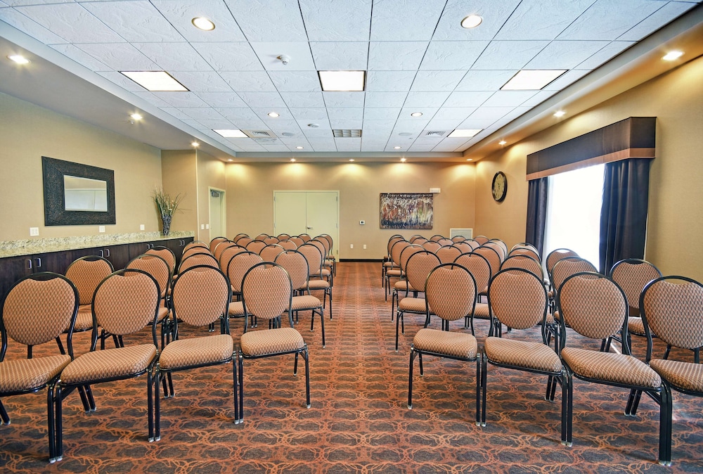Hampton Inn Beloit - photo 35