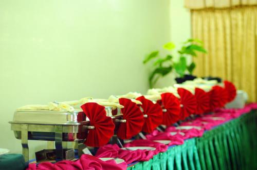 Happy Leoni Hotel