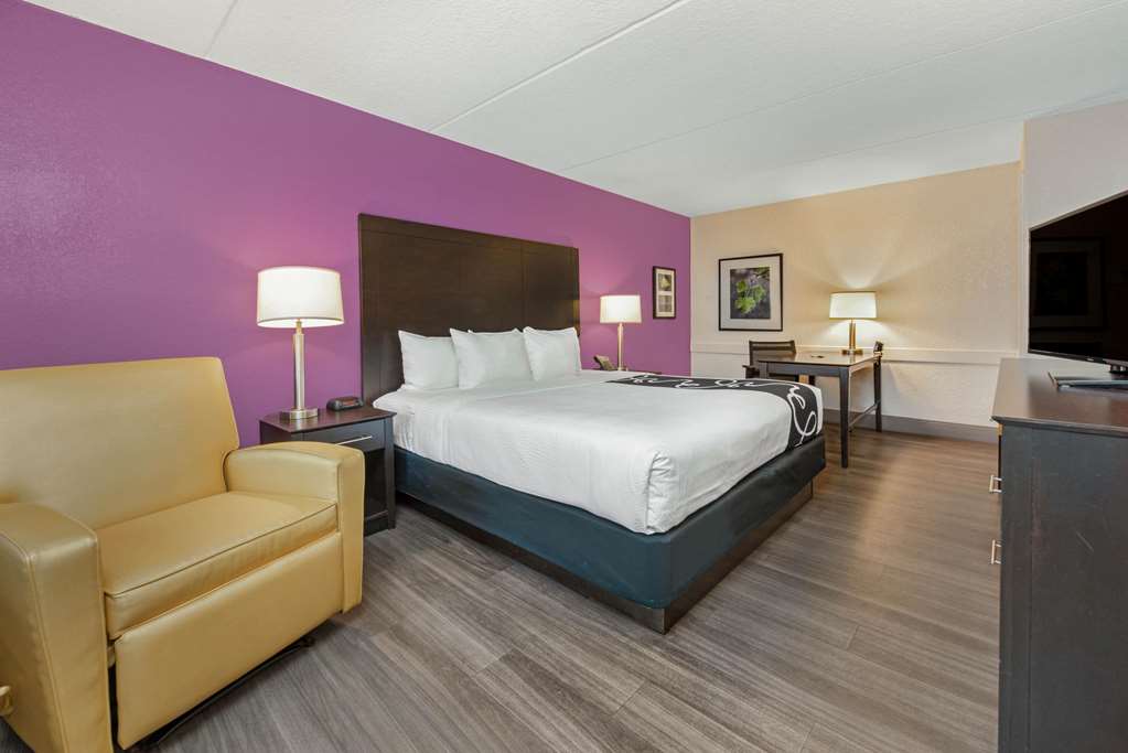 La Quinta Inn by Wyndham Miami Airport North - photo 16