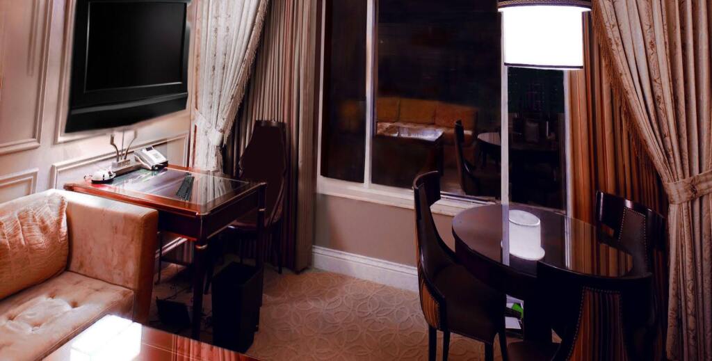 Safehouse Suites Manhattan - photo 5