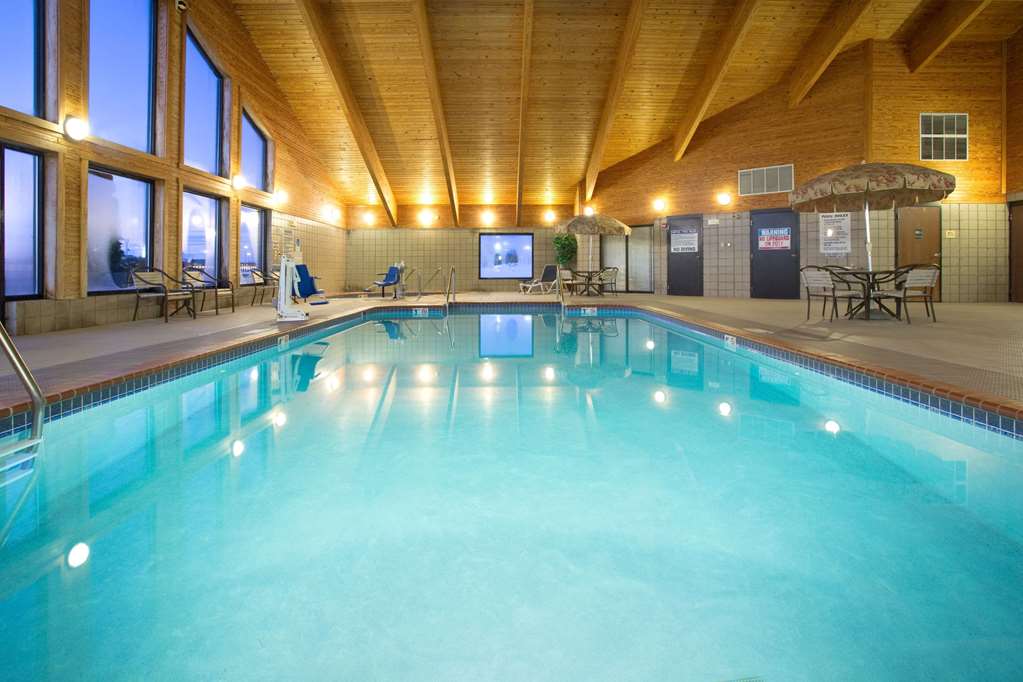 AmericInn by Wyndham New London - photo 7
