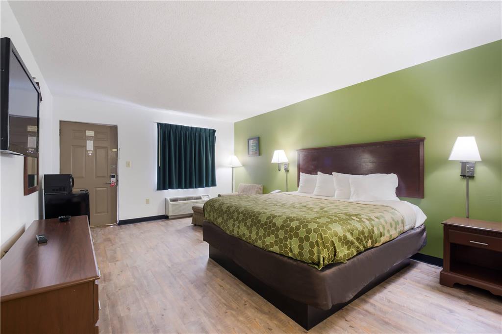 Econo Lodge Inn & Suites Knoxville East - photo 18