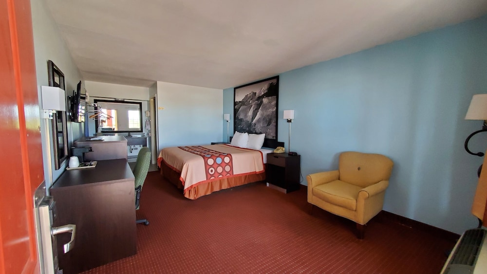 Super 8 by Wyndham Van Horn - photo 14