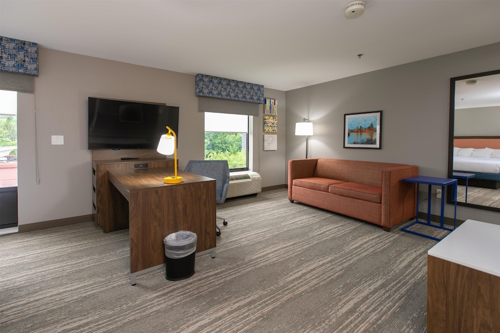 Hampton Inn & Suites Wilder - photo 8