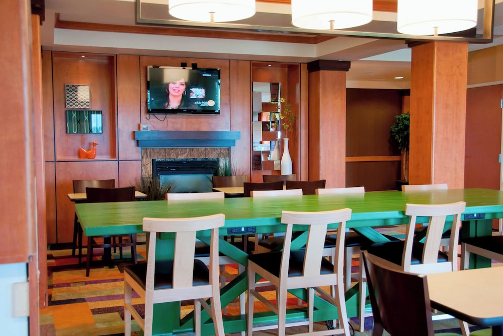 Fairfield Inn & Suites by Marriott Ames - photo 20