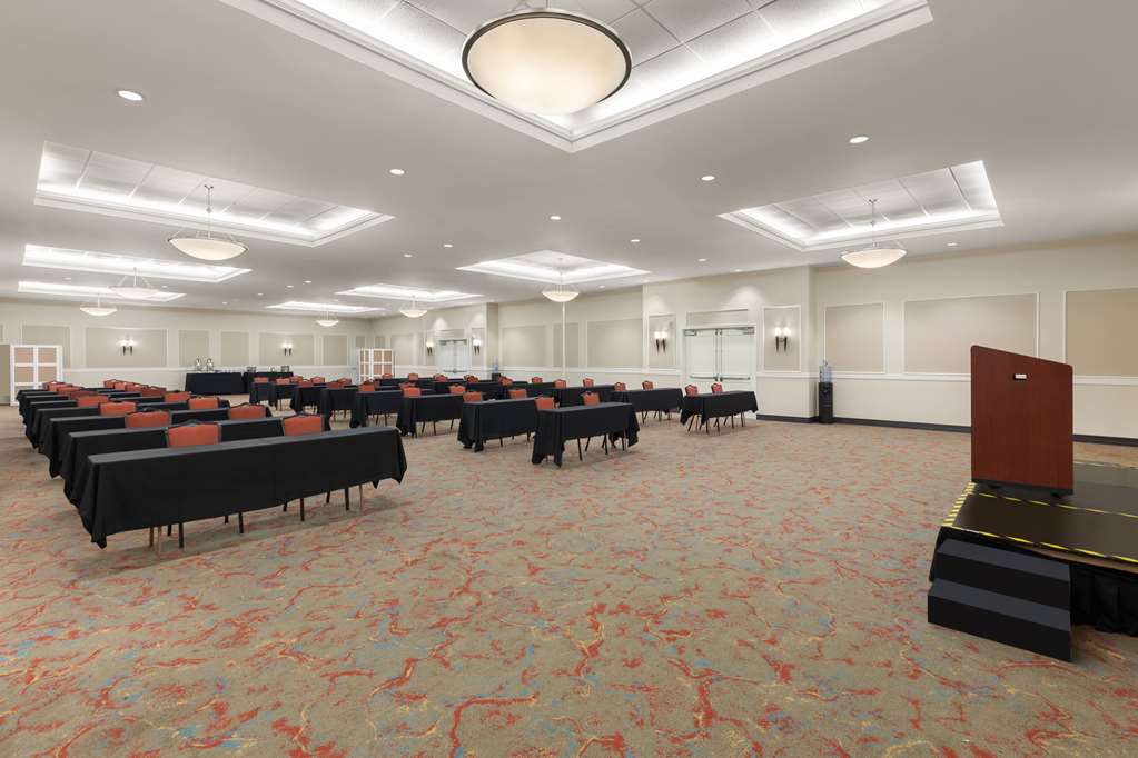La Quinta Inn & Suites by Wyndham San Antonio Medical Ctr NW - photo 33