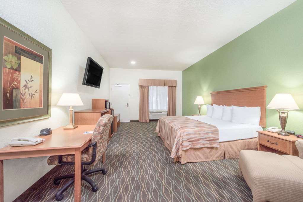 Baymont by Wyndham Pearsall - photo 12