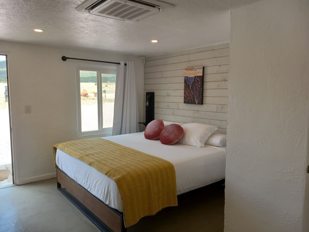 Little Canyon Inn - photo 10