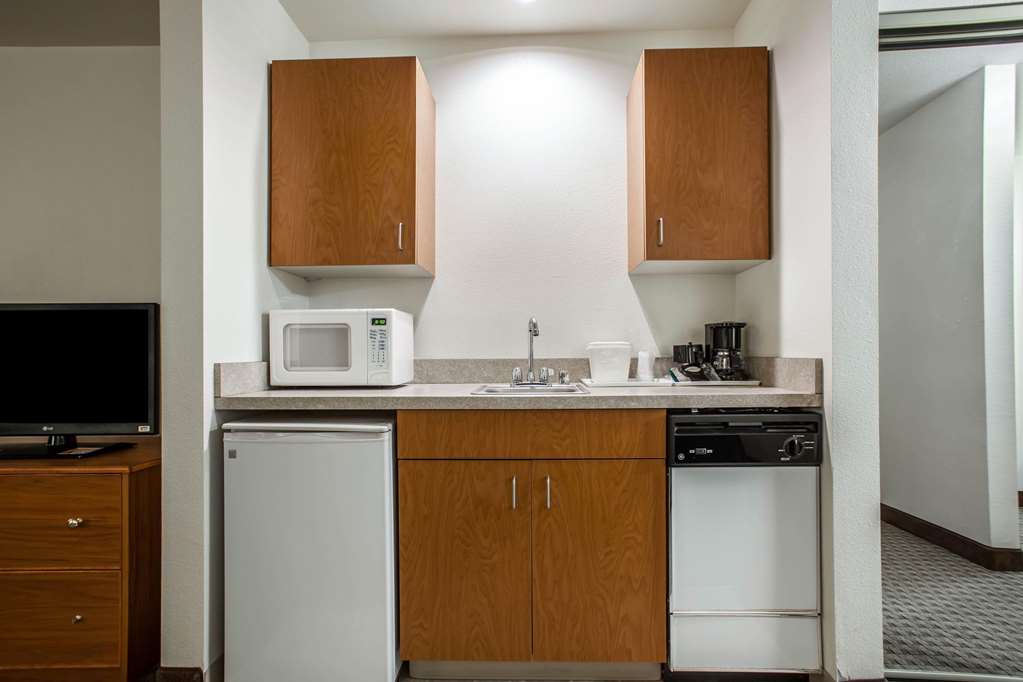 Quality Inn & Suites Federal Way Seattle - photo 18