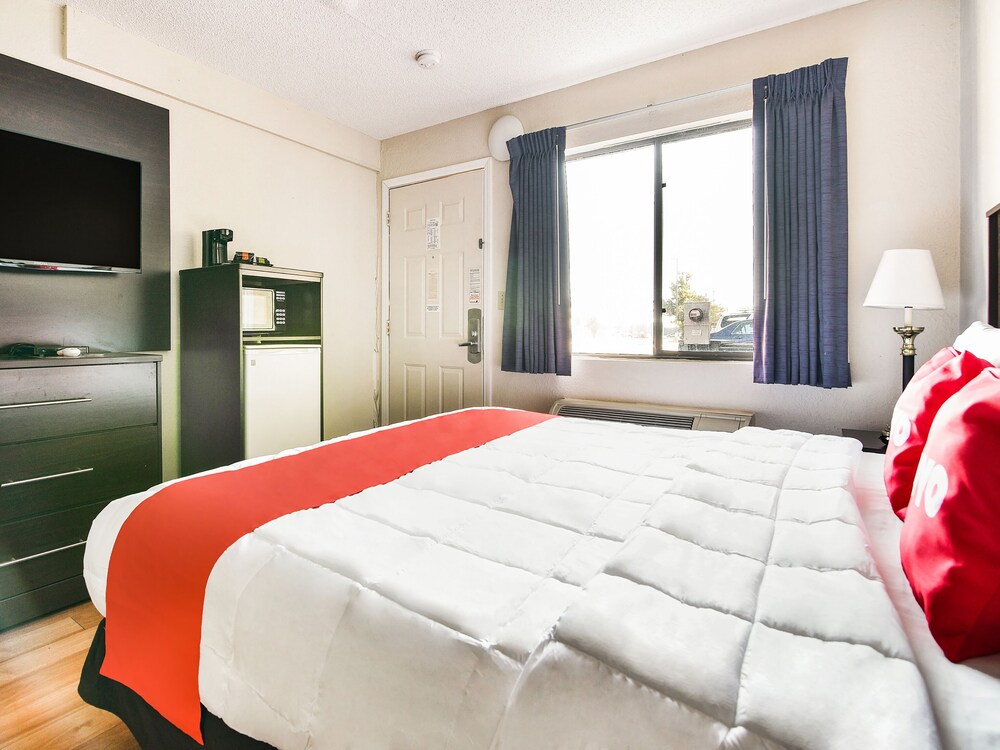 OYO Hotel Amarillo Downtown - photo 6