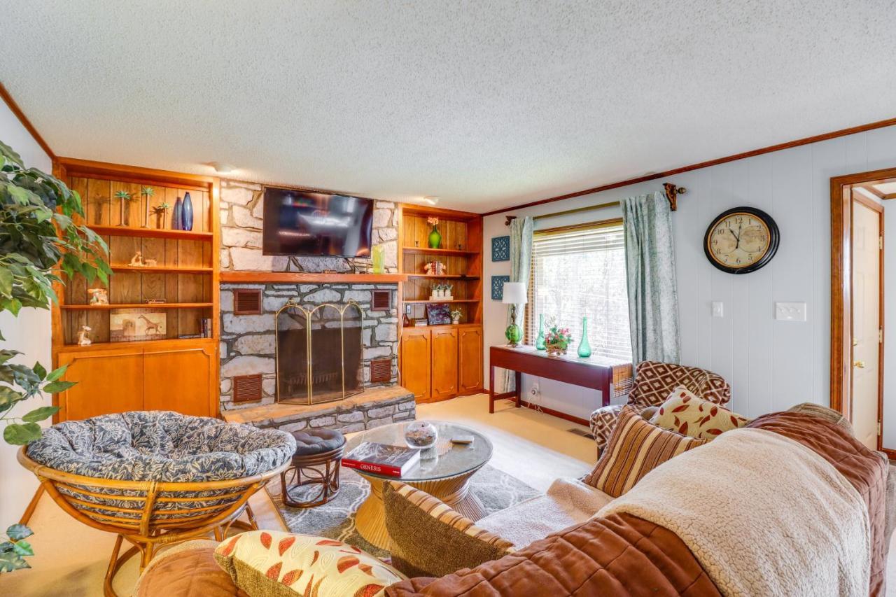 Fairfield Bay Getaway Less Than 10 Mi to Boating and Hiking — hotel in Fairfield Bay