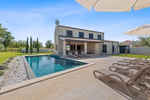 Villa Stellar — 4-Star Luxury Hotel in Brtonigla, Croatia
